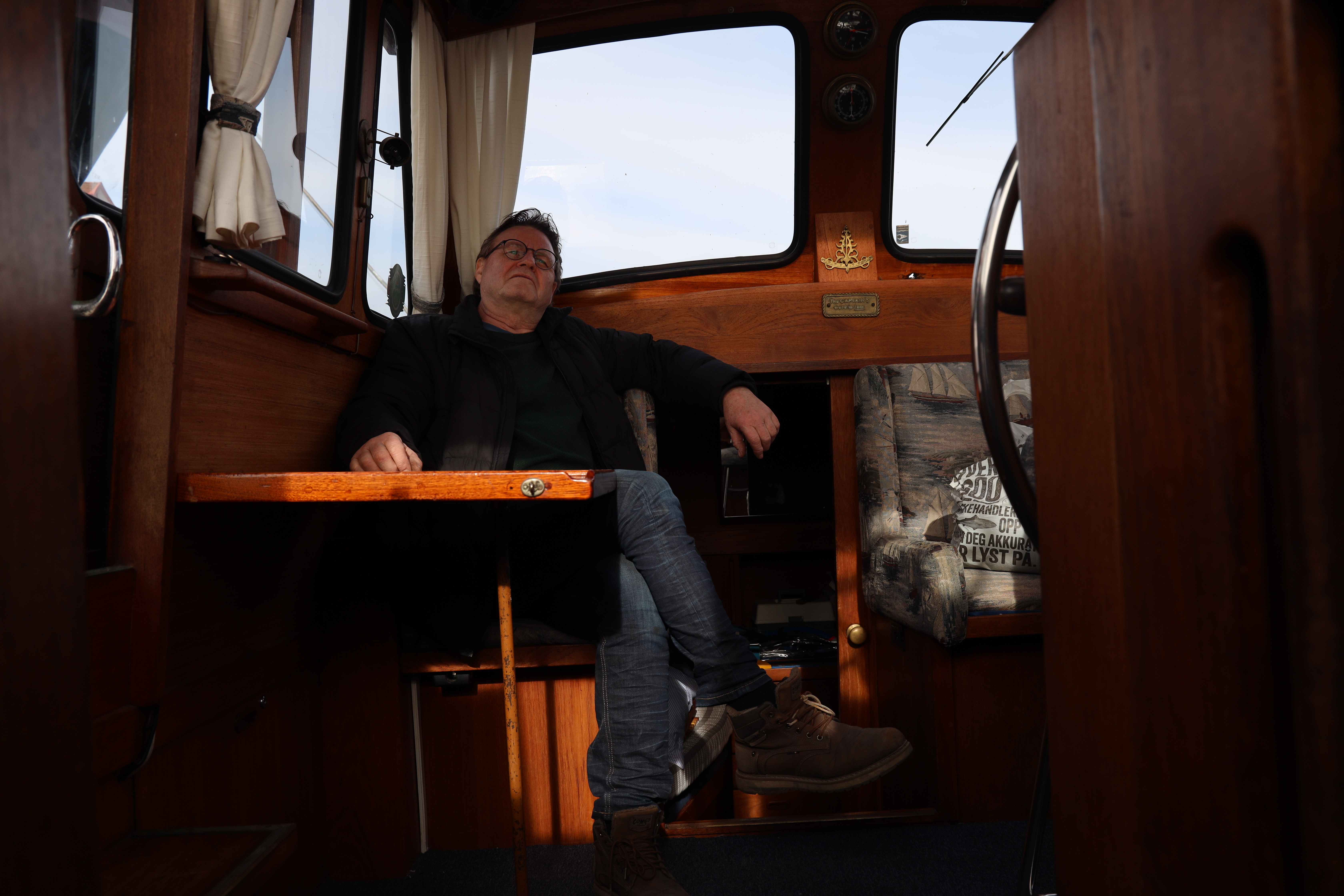 Runar finner en ro på båten som han ikke finner andre steder.
