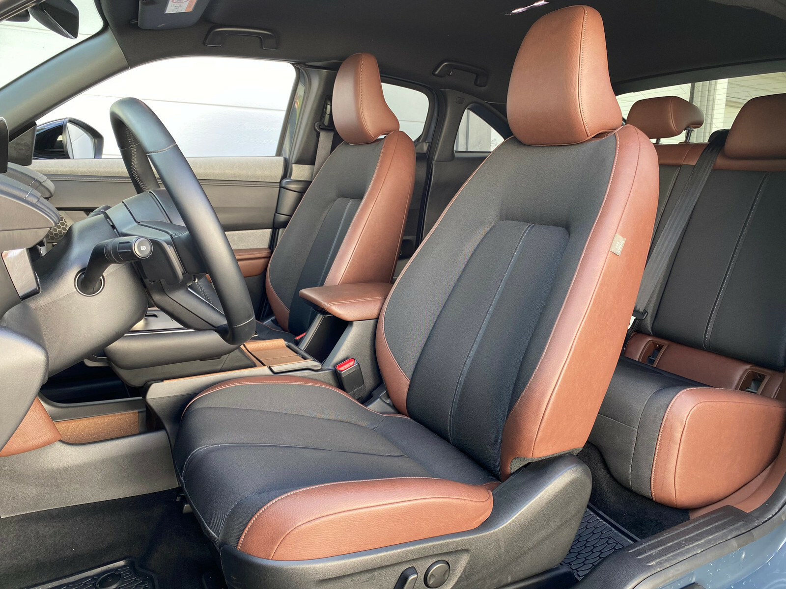 Torgeir solgte en Mazda MX 30. Gode bilder er viktig når man skal selge bruktbil selv.