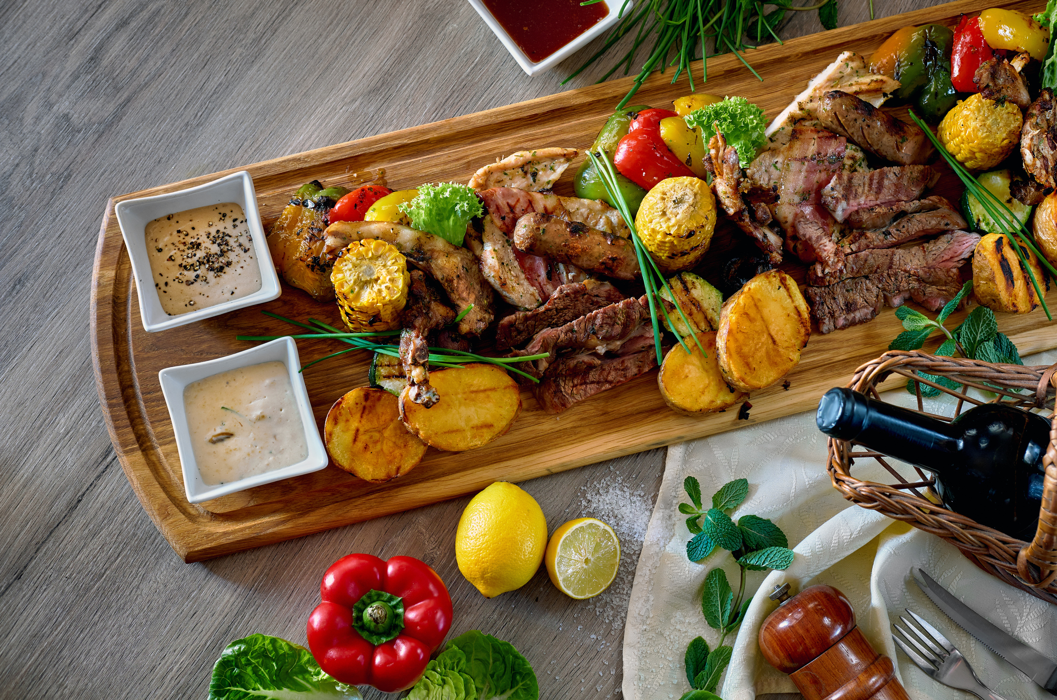 Bilde av grillet kjøtt og grønnsaker i Alicante