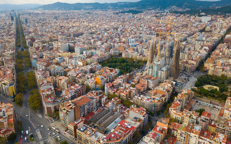 Utsikt over Barcelona og Sagrada Familia