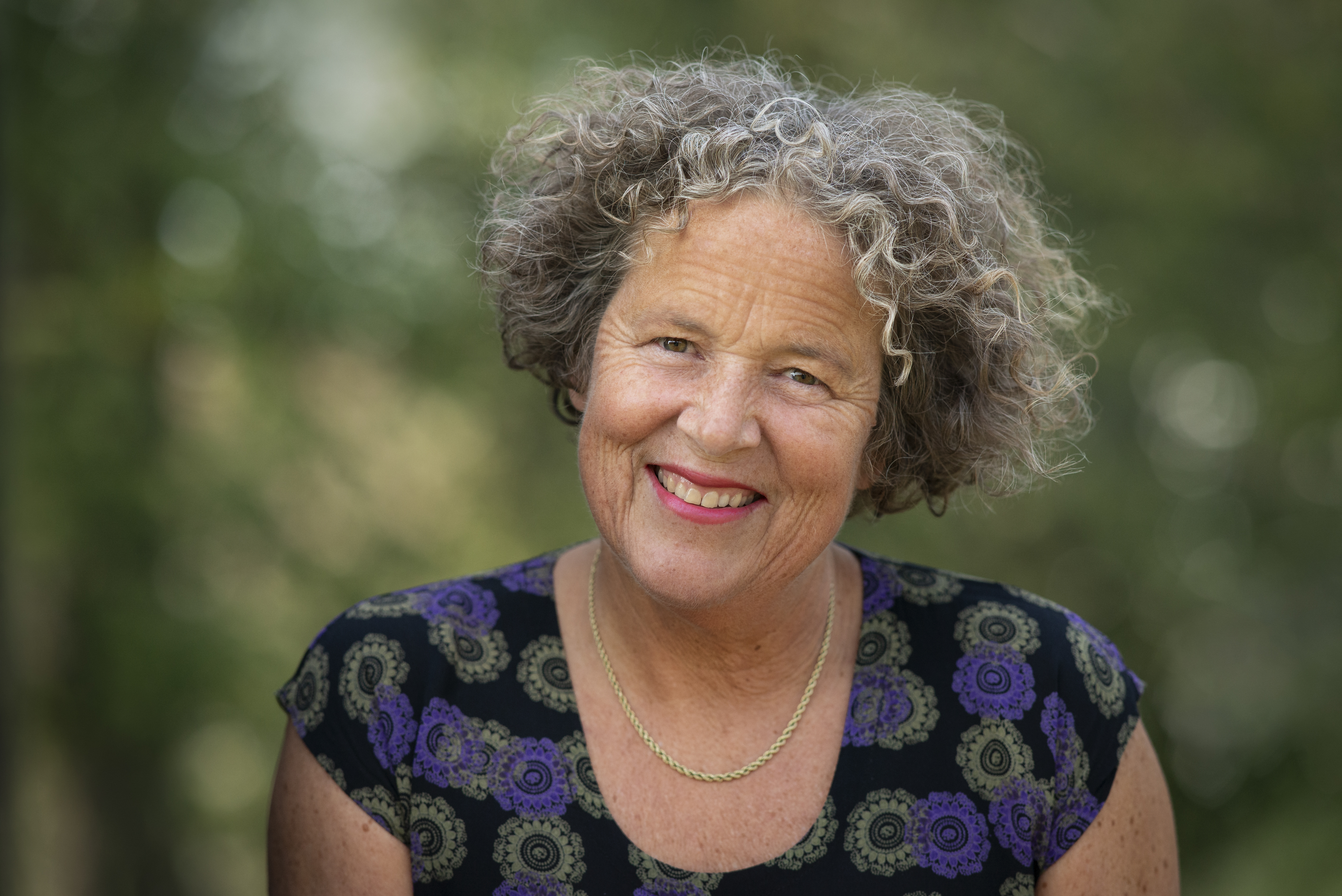 BILDETEKST: Klesforsker Ingun Grimstad Klepp er opptatt av at vi bare skal kjøpe klær vi virkelig liker. (Foto: Sonja Balci, Oslo Met)