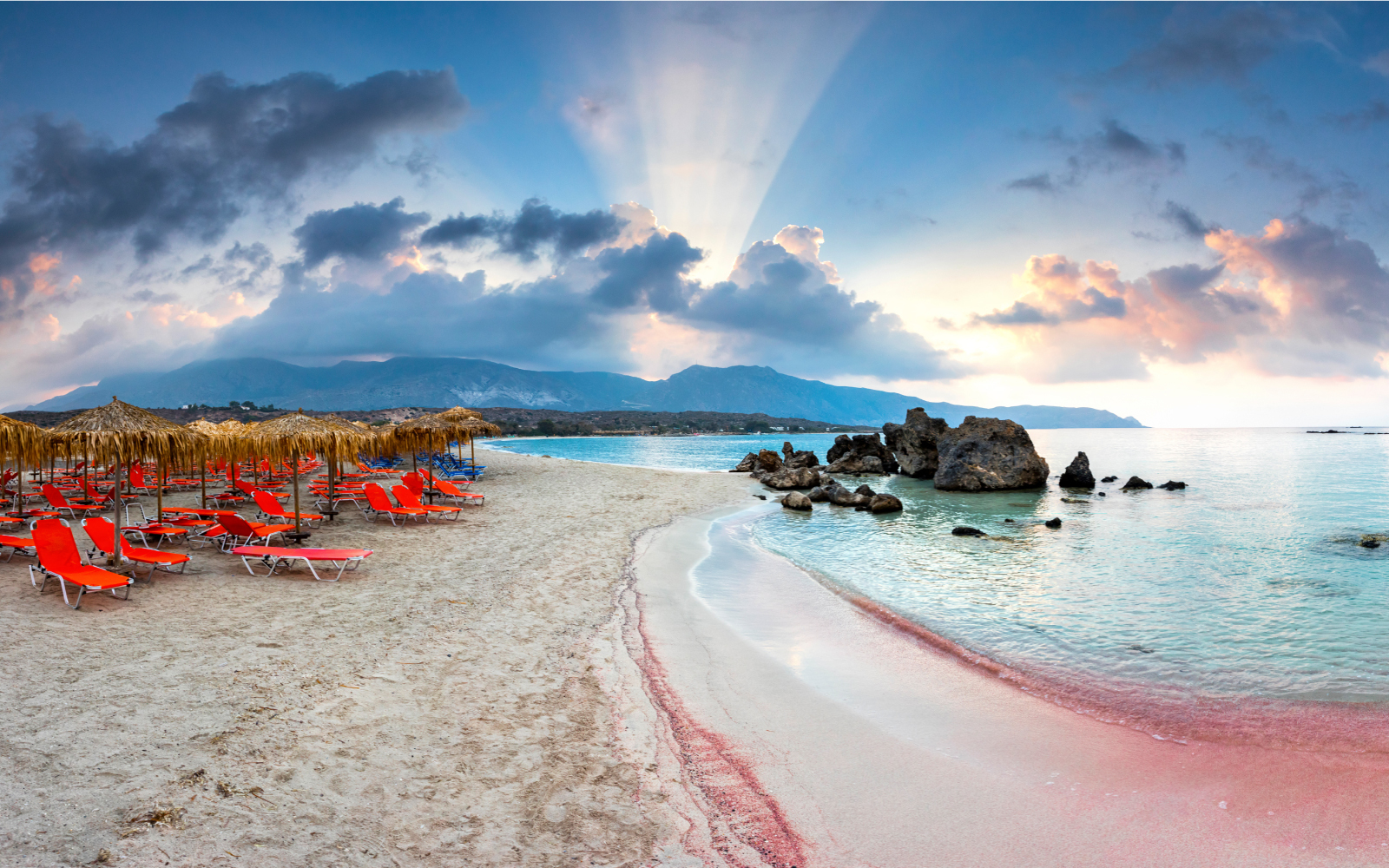 Elafonissi: en tropisk lagune med kritthvit sandstrand så langt øyet kan se Foto: Getty Images