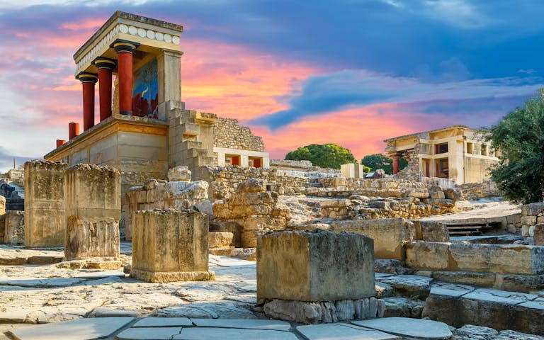 Knossós er nesten 4000 år gammelt, og er Kretas stolthet, viktigste attraksjon og ligger 5 km fra hovedstaden Heraklion. - Foto: Getty Images
