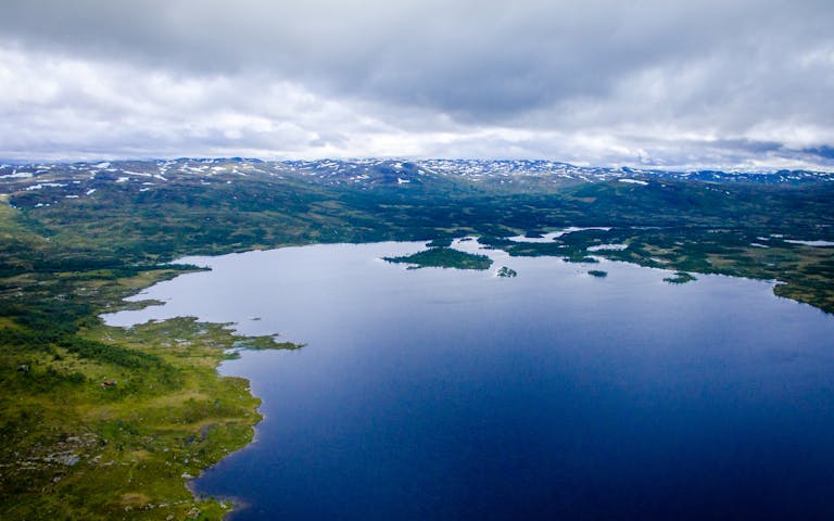 Langeidvatnet i Telemark ligger mellom Hovden og Haukeli - Foto: Getty Images