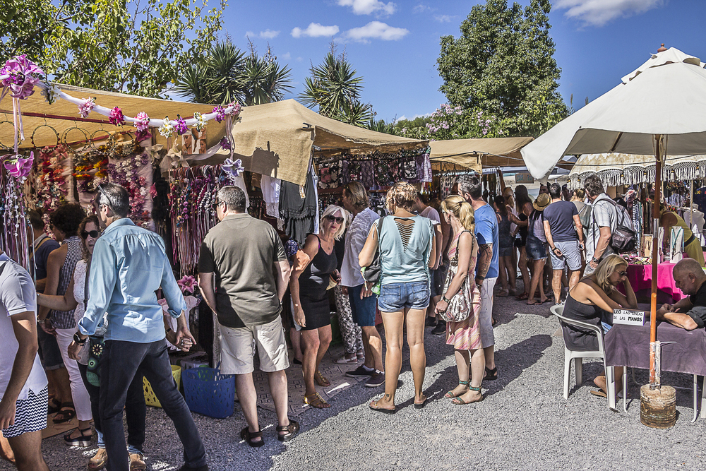 Det ukentlige hippiemarkedet Las Dalias byr på en opplevelse en ikke tradisjonelt forbinder med Ibiza.