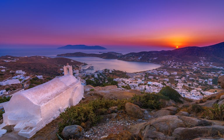 Solnedgang over Chora på Ios i Hellas