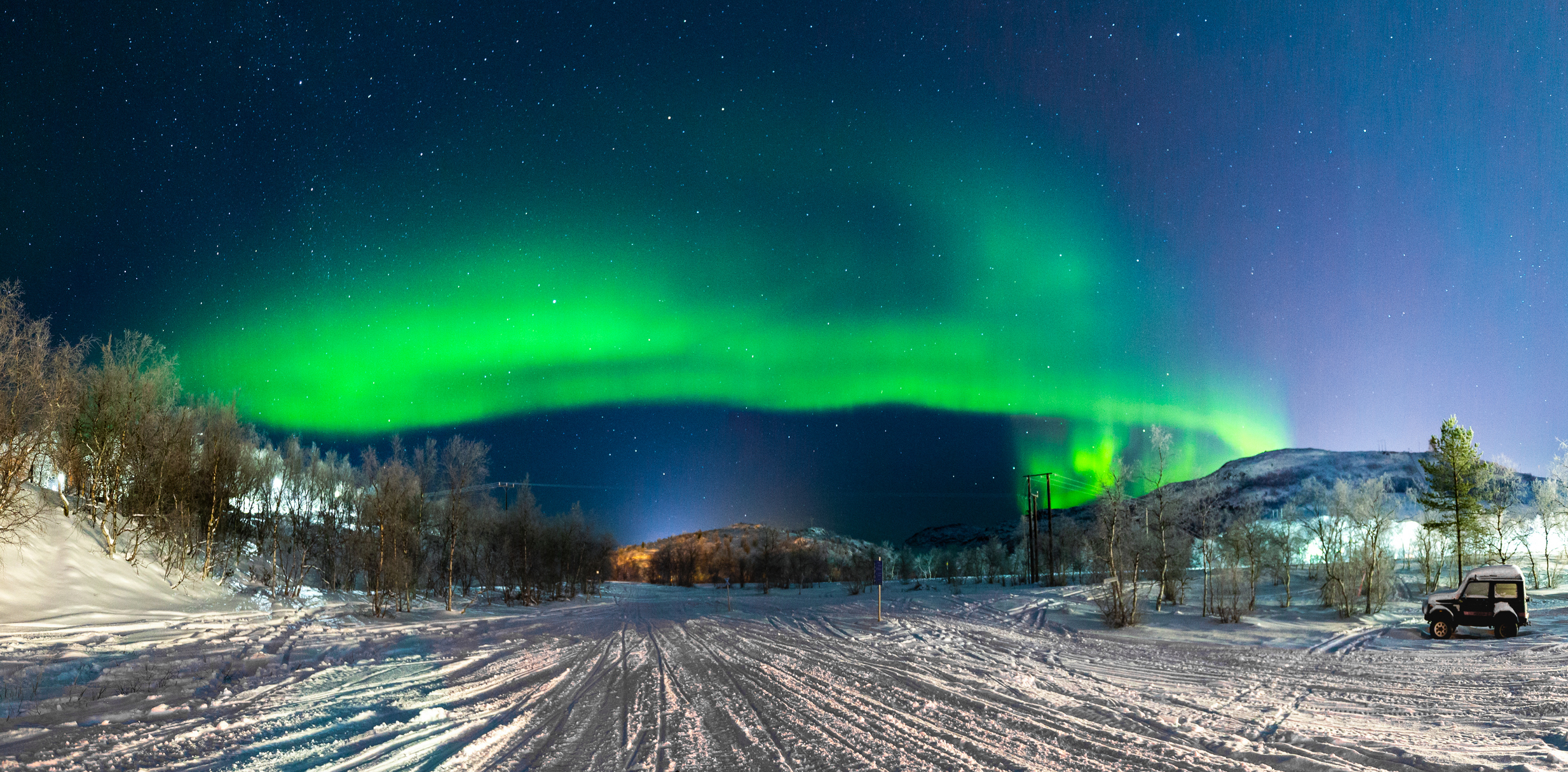 Bilde av nordlys over Kirkenes by