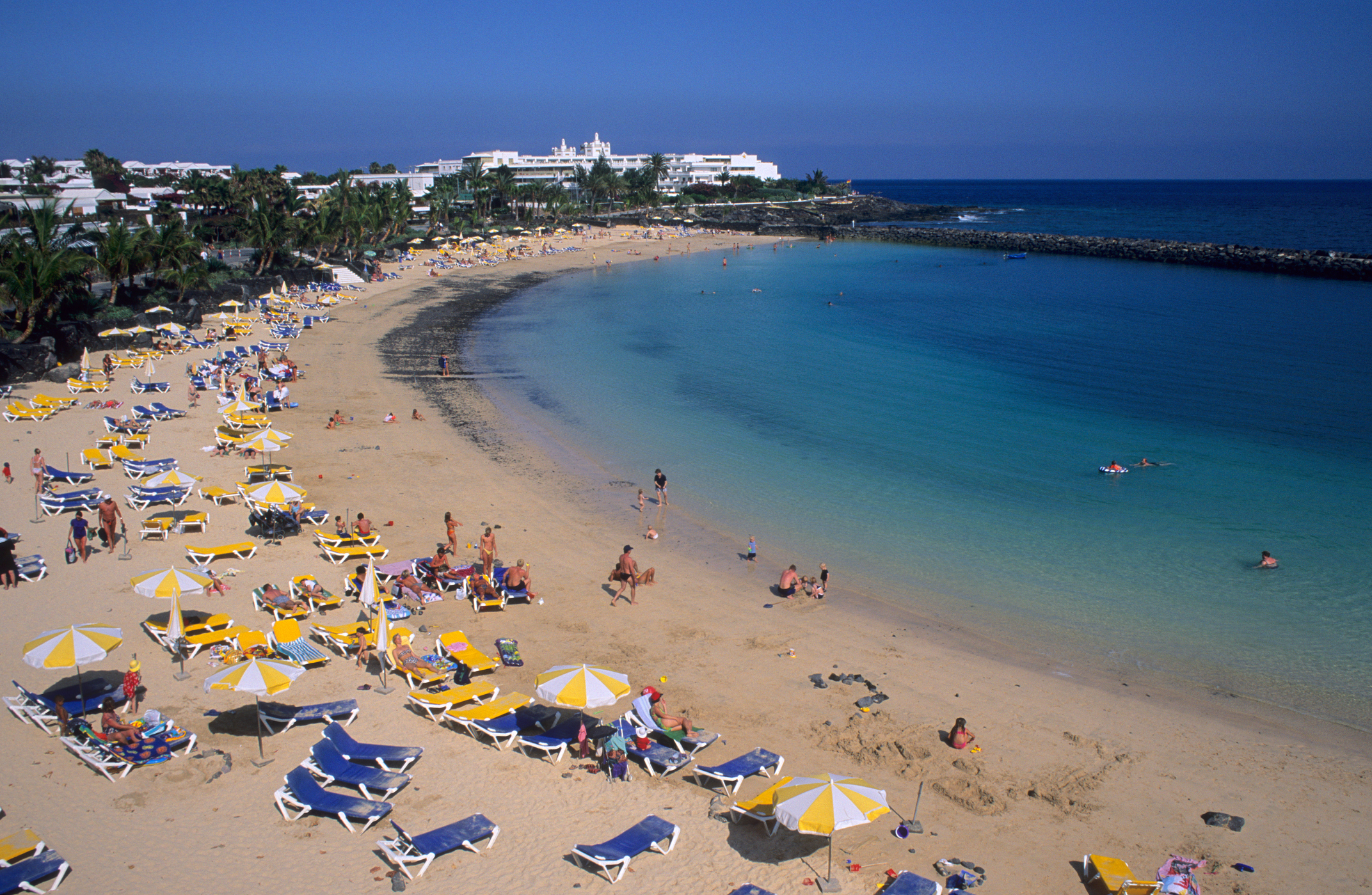 Hele familien vil trives i Playa Blanca på Lanzarote - Foto: Getty Images