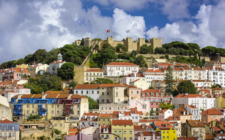 Bilde med utsikt til slottet Sao Jorge i Lisboa