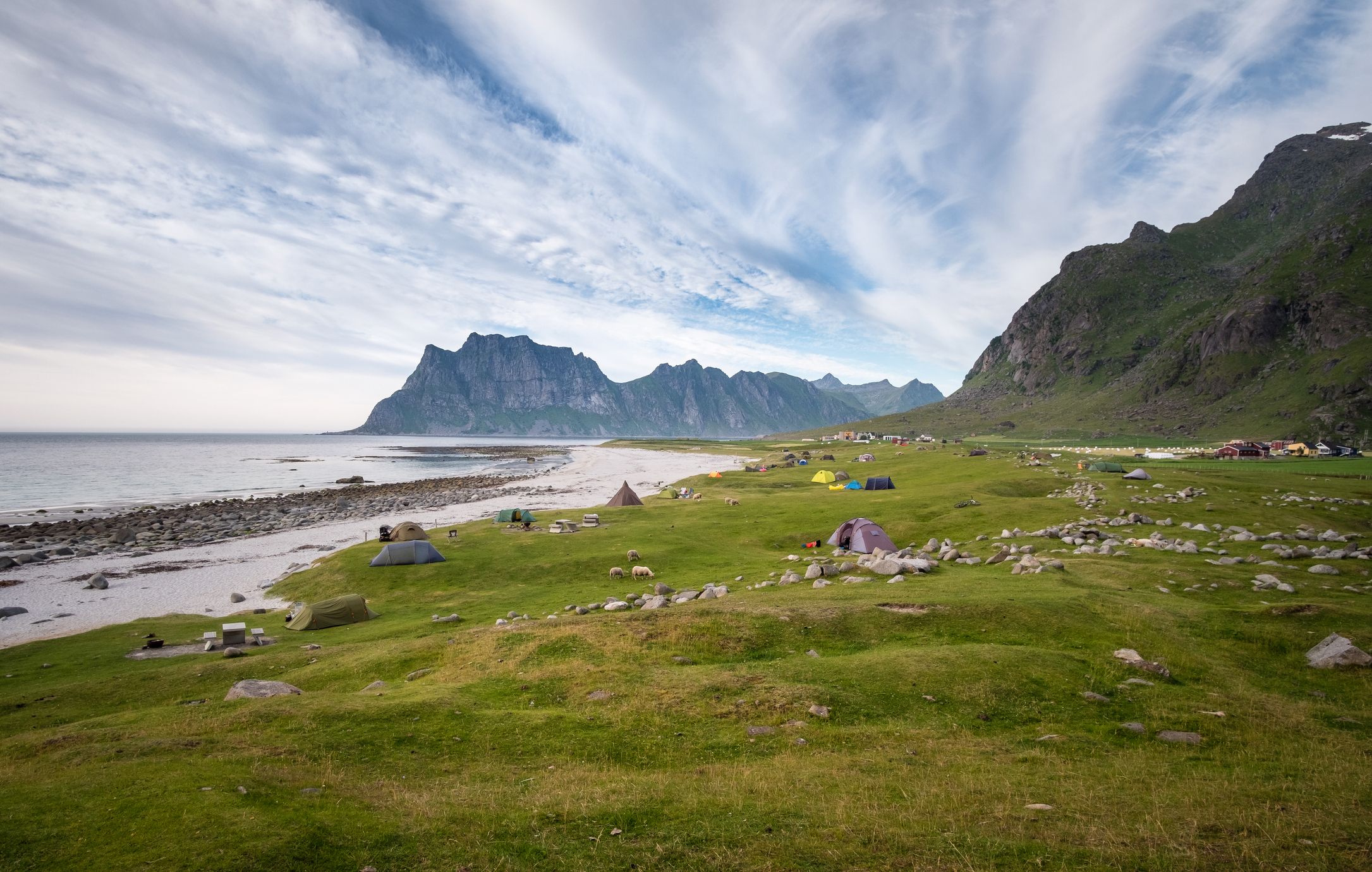 Vakker og mektig natur fra Uttakleiv i Lofoten