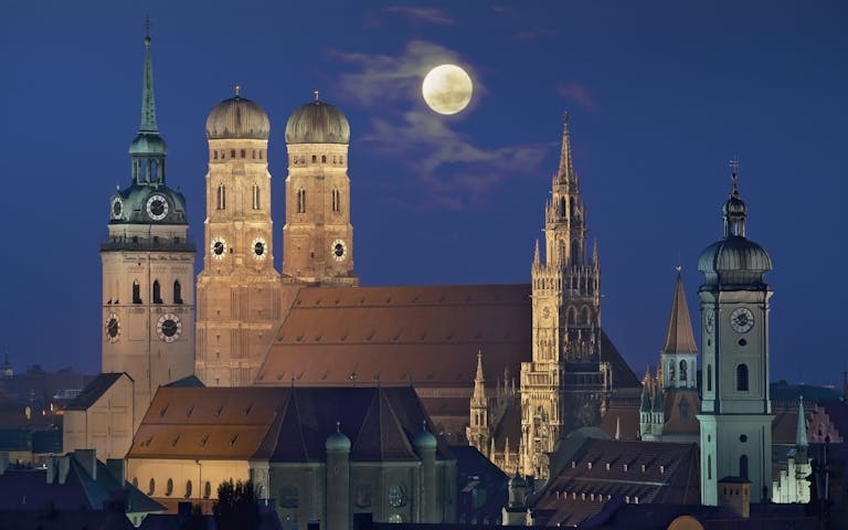 Bilde av landemerket Frauenkirche i München
