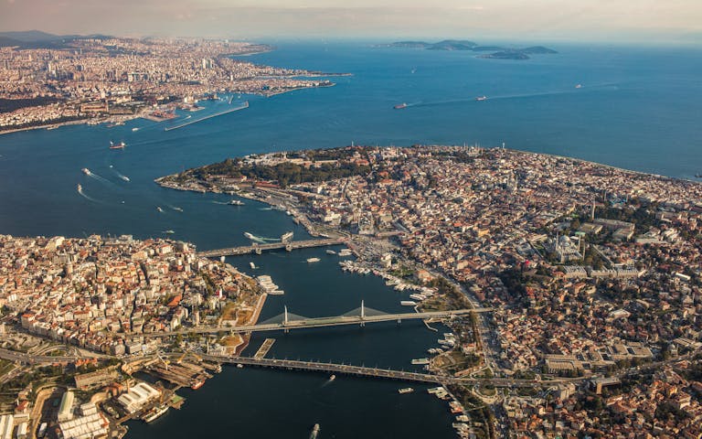 Oversiktsbilde over Istanbul i Tyrkia
