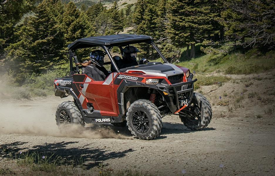 ALTERNATIV: I tillegg til ATV, finnes det også UTV Utility Task Veichles – UTV – for de som vil kjøre utenfor allfarvei. Disse kjøretøyene har tak og veltebøyler, og mulighet for passasjerer til å sitte ved siden av hverandre. (Foto: AIF)