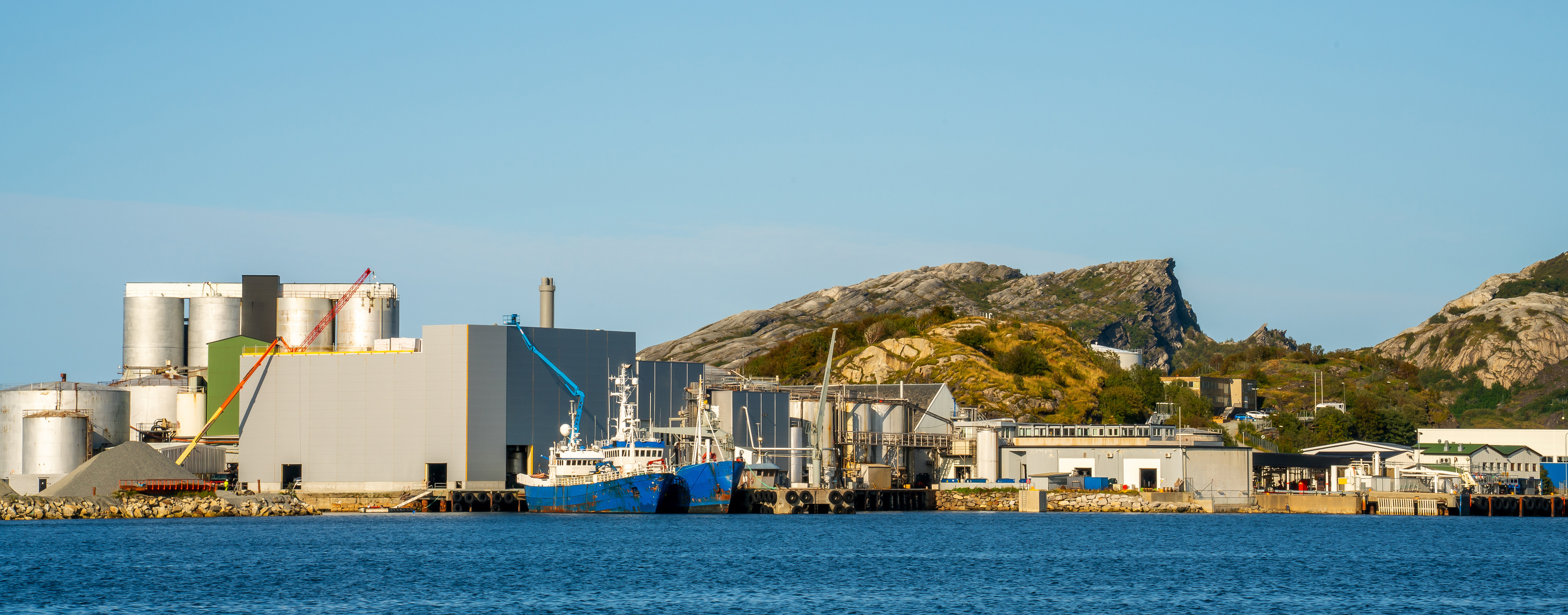 Fiskeoljefabrikk i havna i Bodø, Nordland - Foto: Getty Images