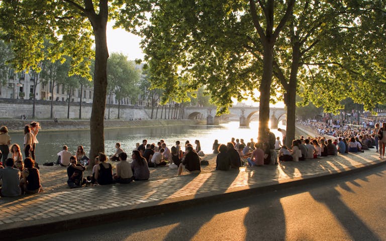 Bilde av piknik ved Seinen i Paris