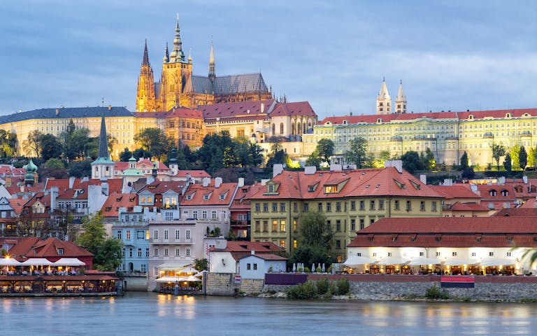 Bilde av det velkjente slottet i Praha