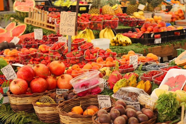 Bilde av fruktmarkedet på Campo de Fiori i Roma