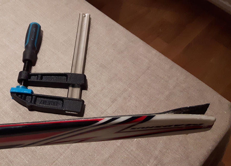 Hvordan fikse en fliset skitupp?