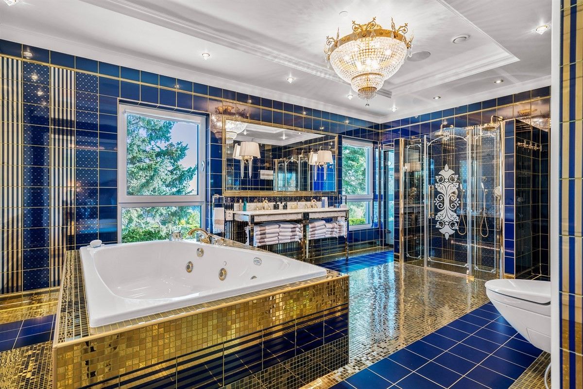 Arkitekttegnet boligpalass med inspirasjon fra Italia, Paris og Dubai