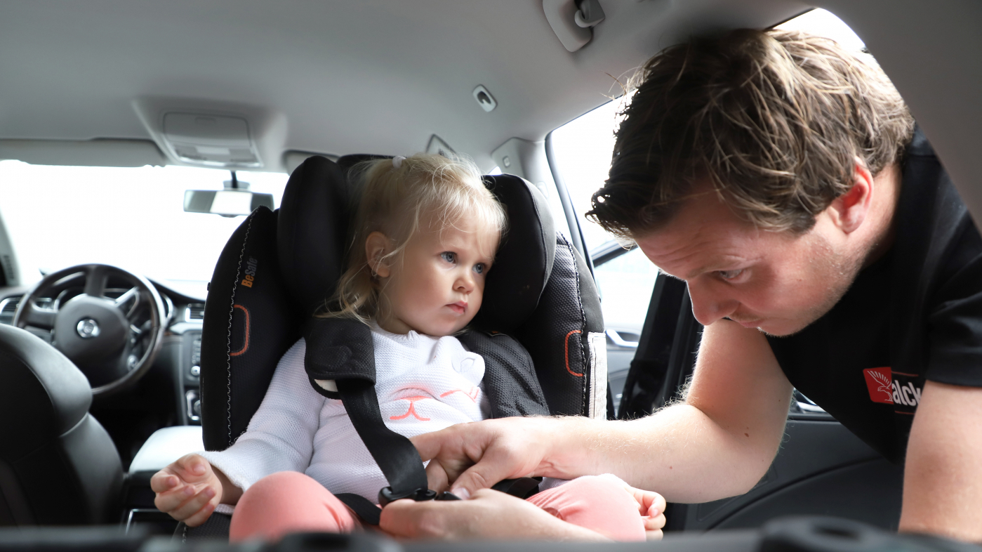 3 viktige tips som sikrer barnet ditt på veien