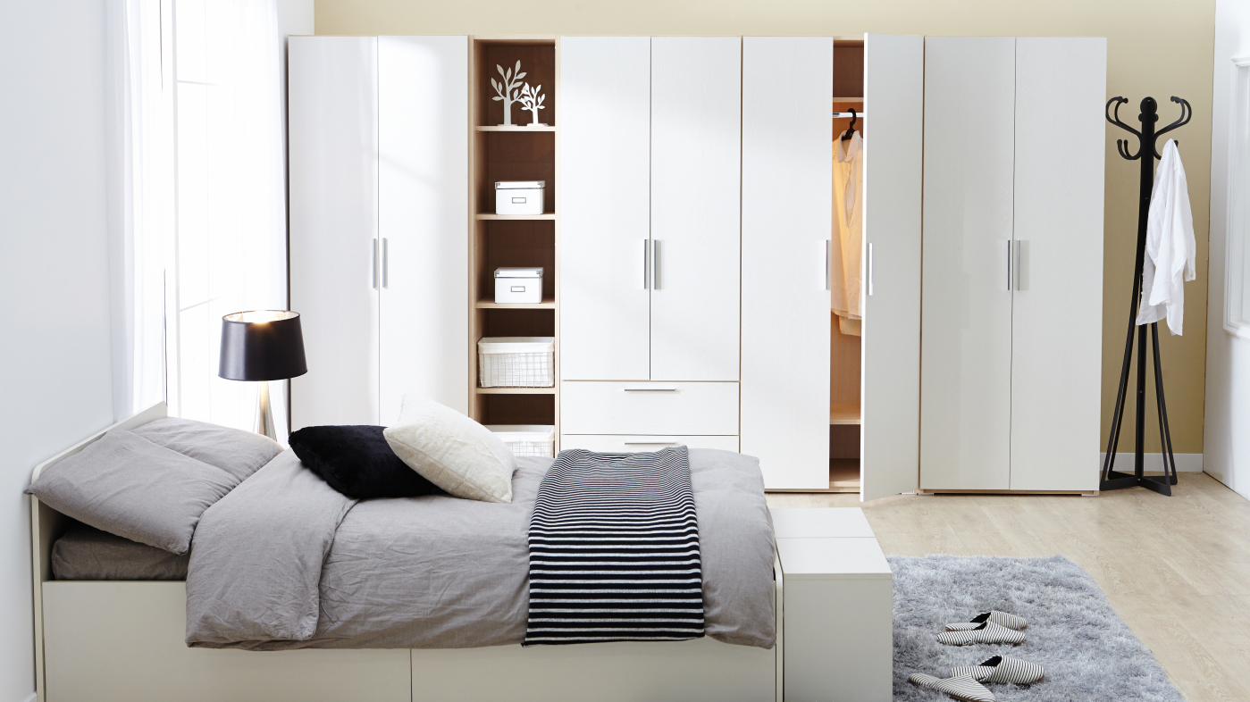 Spar tusenlapper på garderobeskap