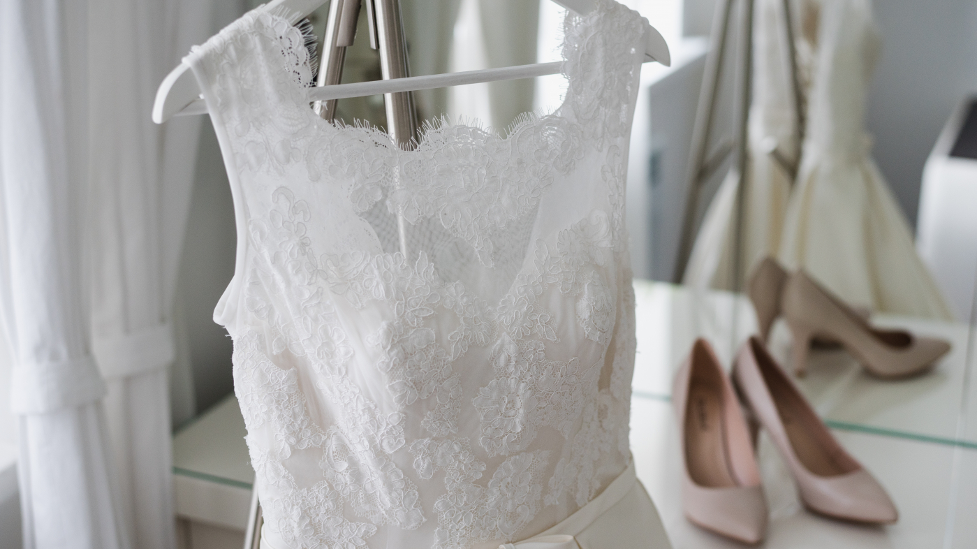 Slik sikrer du deg drømmebrudekjolen - til halv pris!