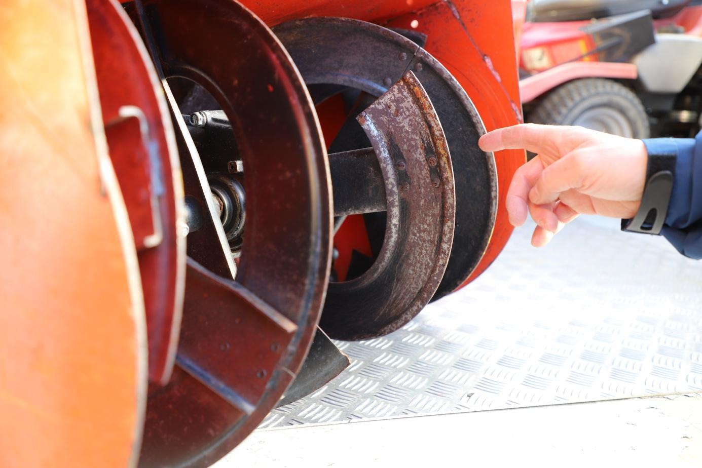 Du bør spyle snøfreseren for salt