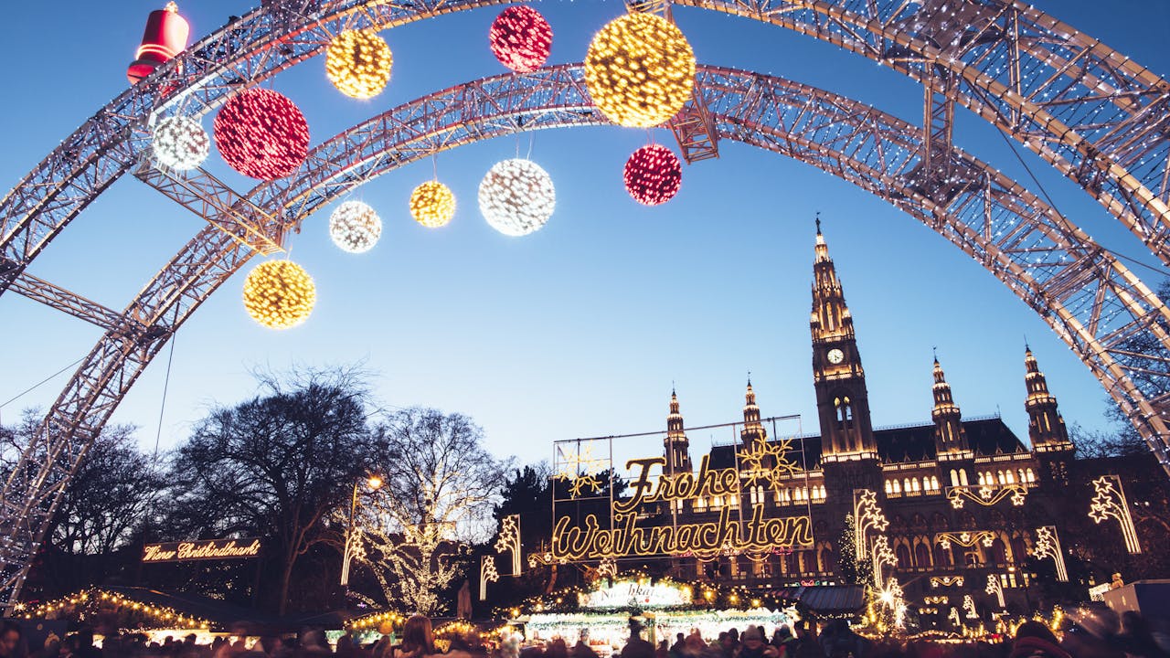Opplev de fantastiske julemarkedene i Wien