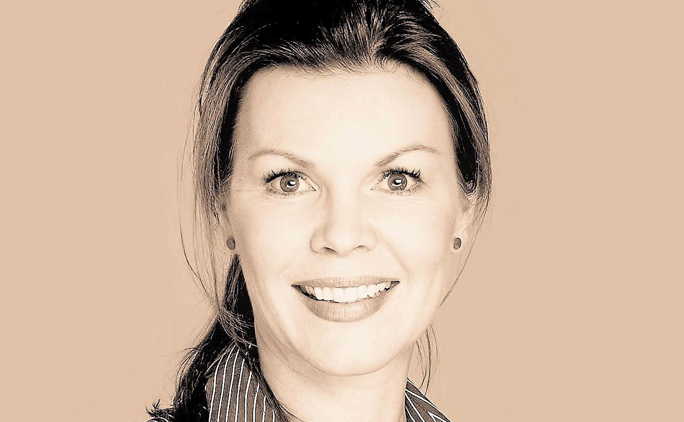 GJØR GOD RESEARCH: Partner og kommersiell leder i Karrierehuset AS, Barbro Mosseng, anbefaler at man bruker god tid på å gjøre seg kjent med de forskjellige mulighetene man har, før man velger utdanning. (Foto: Karrierehuset AS)