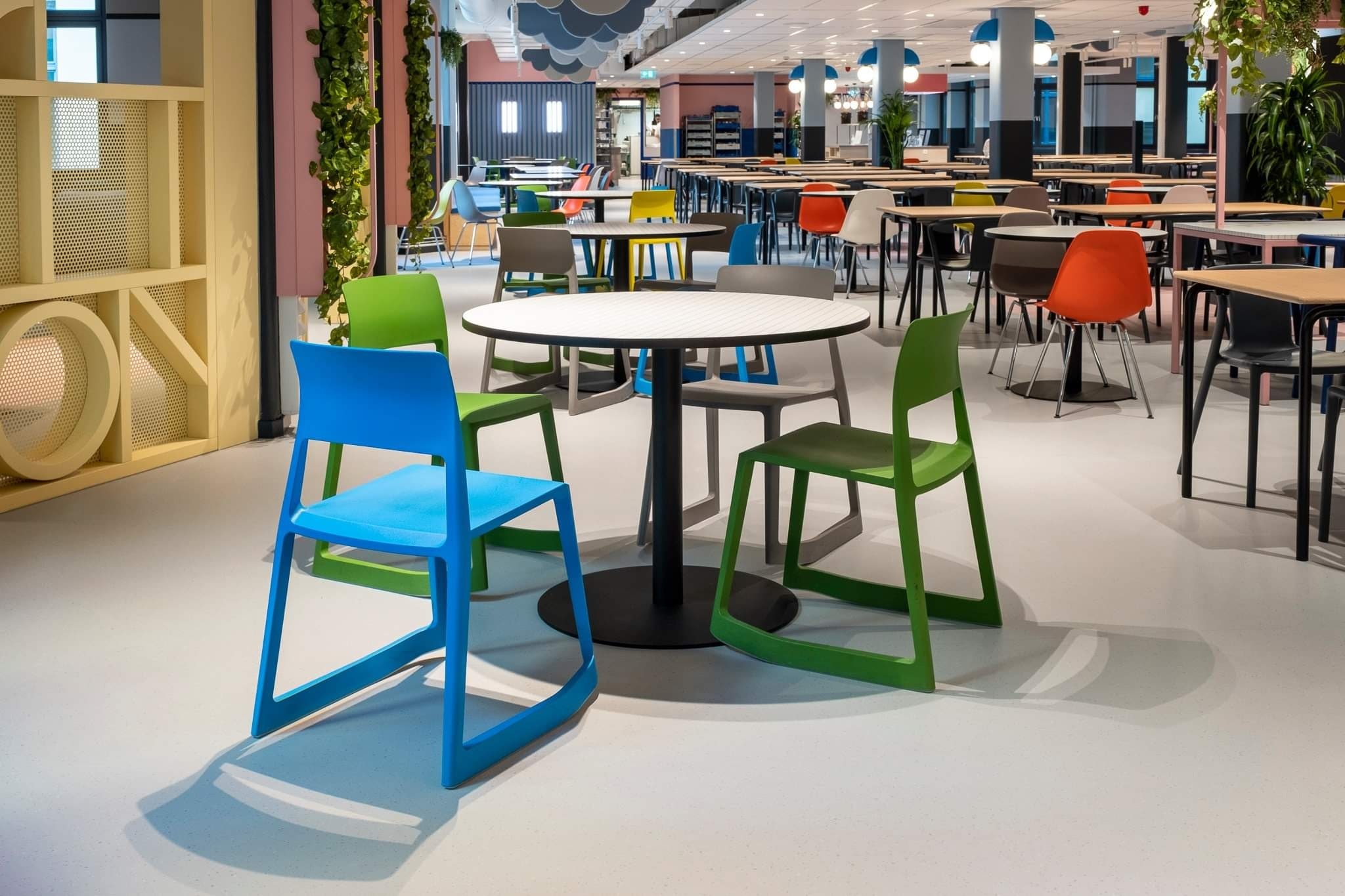 OPPGRADERING: 1,5 etasje av FINNs´ kontorer i Grensen har allerede fått en ansiktsløfting. Snart står resten av lokalet for tur.